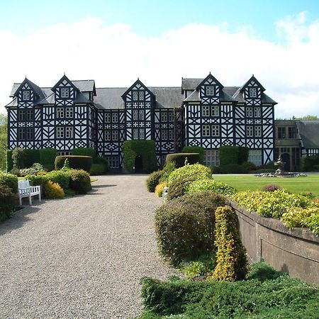 Gregynog Hall Affittacamere Tregynon Esterno foto